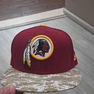 WASHINGTON REDKSINS FITTED HAT SIZE 7  RARE VINTAGE SALUTE TO SERVICE NEW ERA